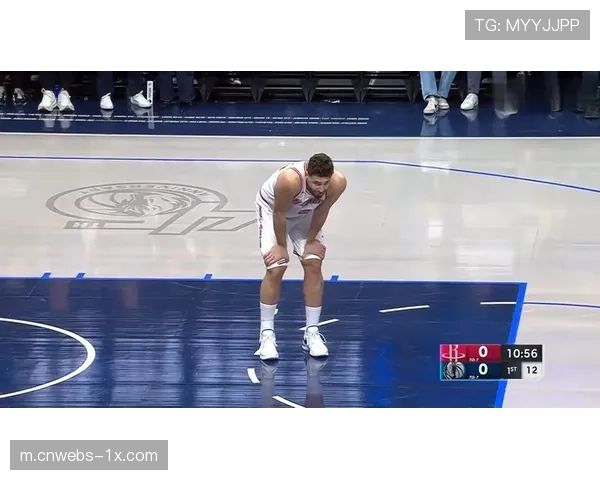 申京开场64秒右脚踝扭伤退赛，火箭内线遭重创