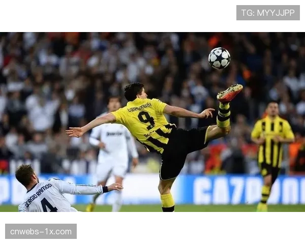 纽卡斯尔联3-2卡拉巴赫，英超六队历史性全部闯入欧冠16强